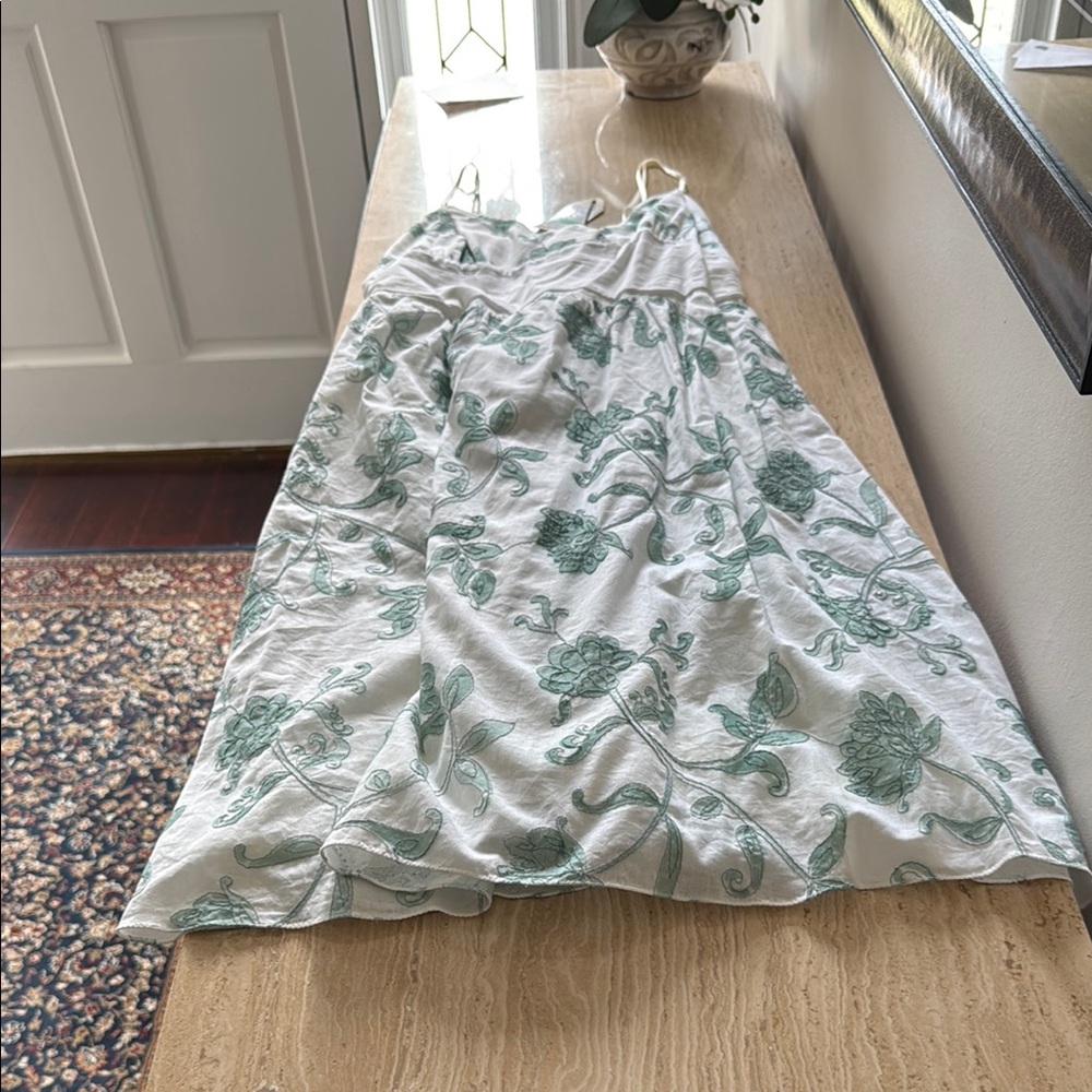 Studio M Floral White and soft Green Sun Dress size Large